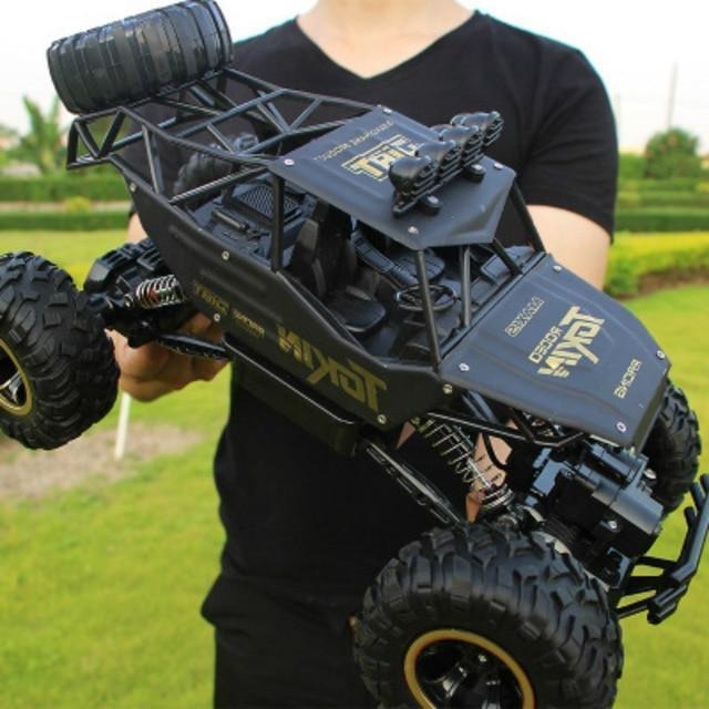 Raxiva-4x4 rock crawler monster truck